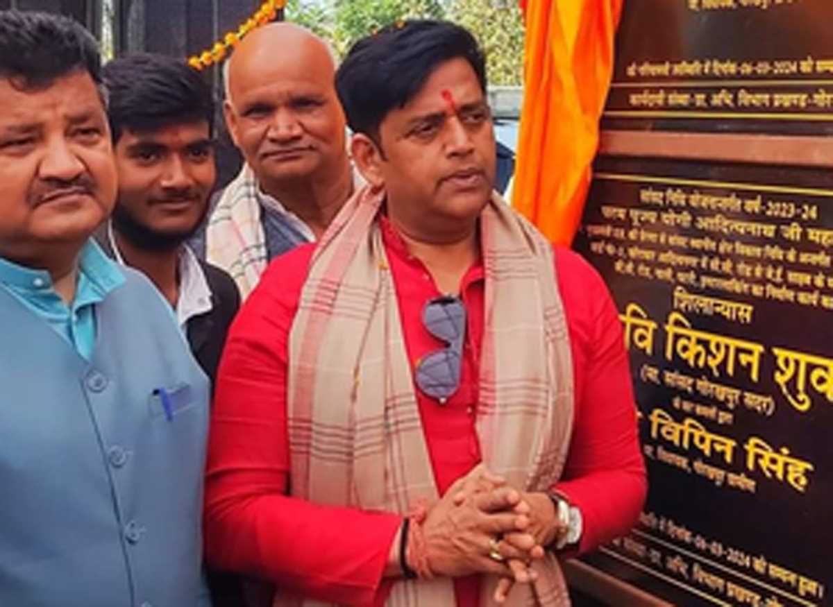 राहुल गांधी और अखिलेश यादव को गरीबी के बारे में नहीं पता : रवि किशन